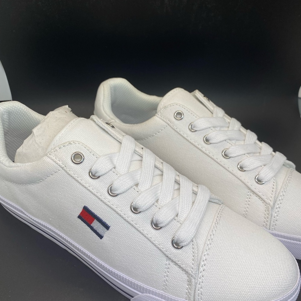 Tommy Hilfiger White Sneakers Minimalist Style